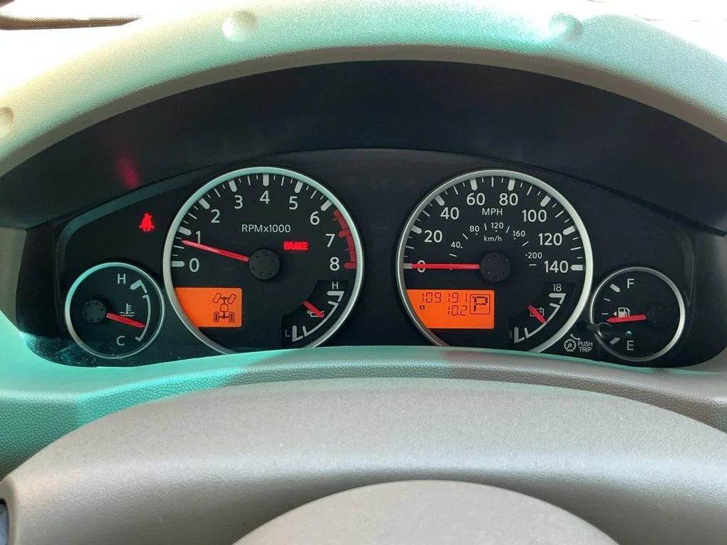 Used 2013 White Nissan SL image 14