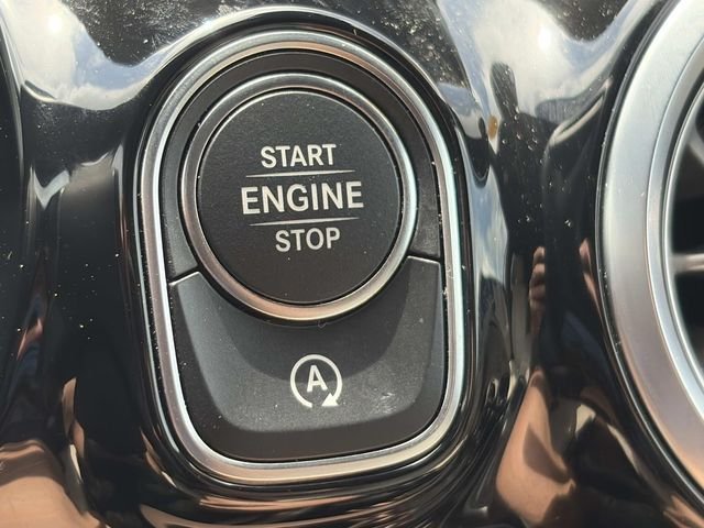 Used 2025  Mercedes-Benz GLA 250 image 28