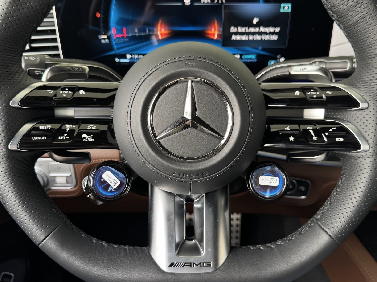 New 2026 MANUFAKTUR Moonlight White Metallic Mercedes-Benz AMG® GLE 53 4MATIC+ Coupe image 36