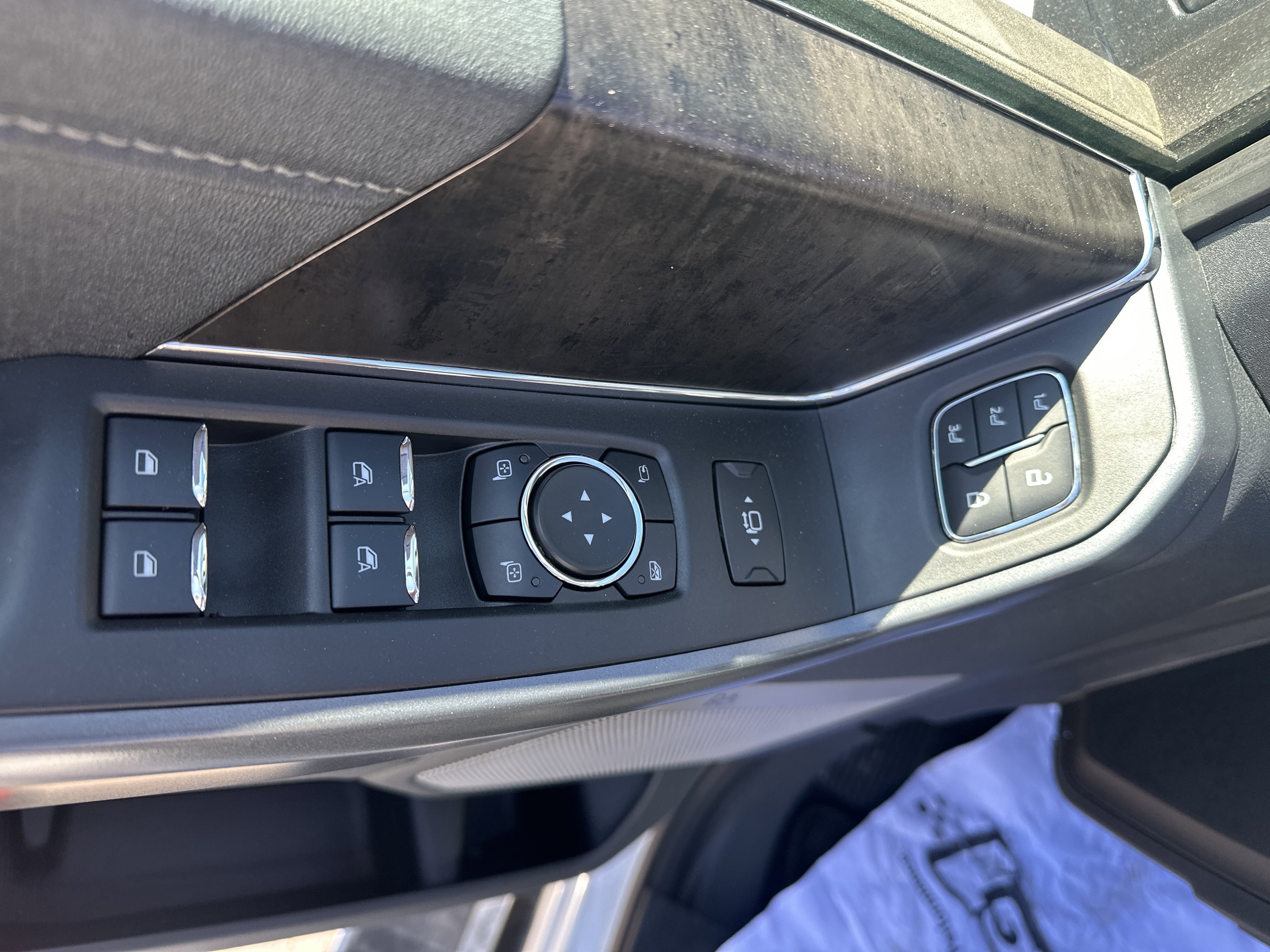 Used 2024 White Ford  image 16