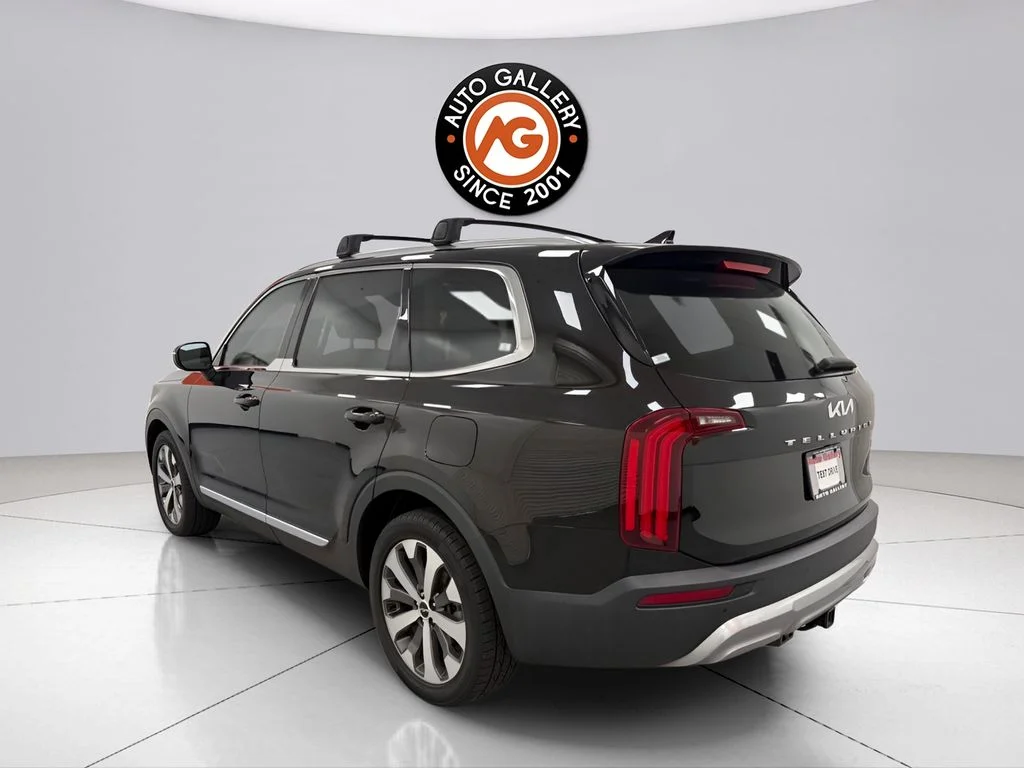 Used 2022 Black Kia EX image 6
