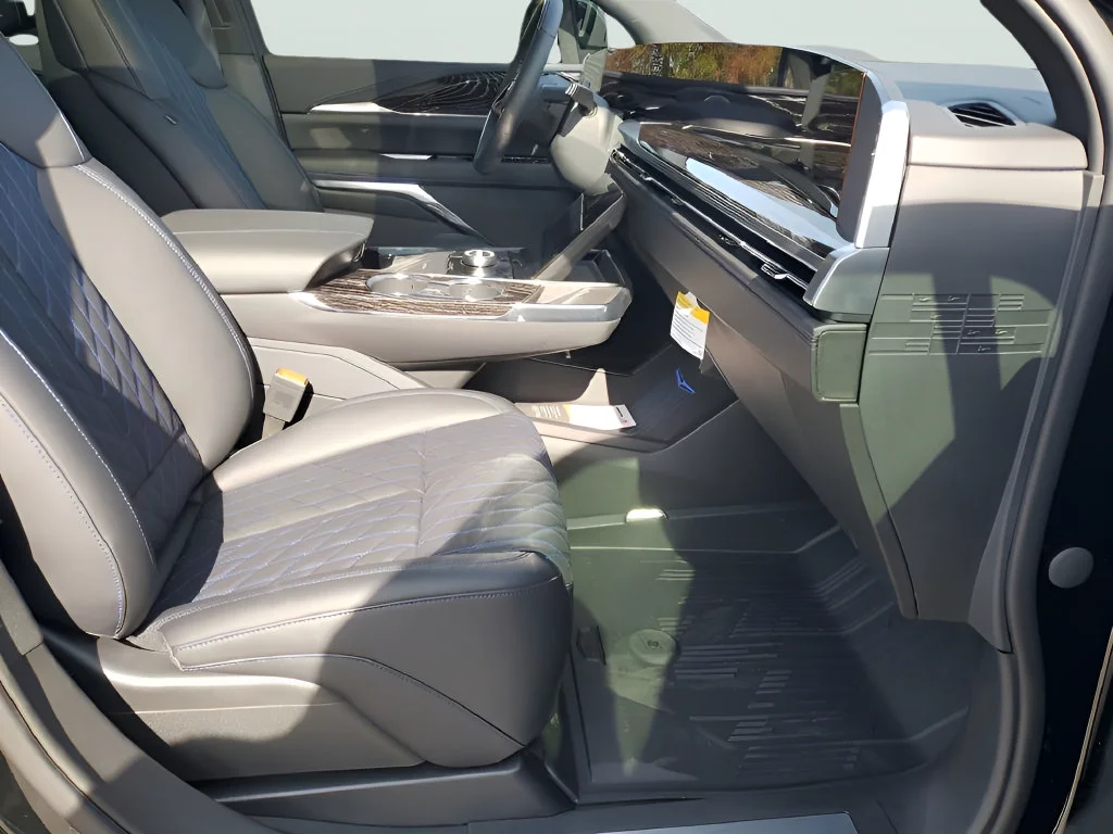 2026 Cadillac Escalade IQL Luxury - Photo 21
