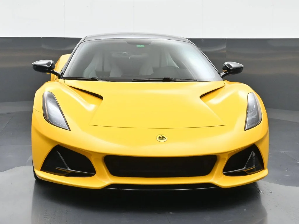 Used 2024  Lotus V6 image 6
