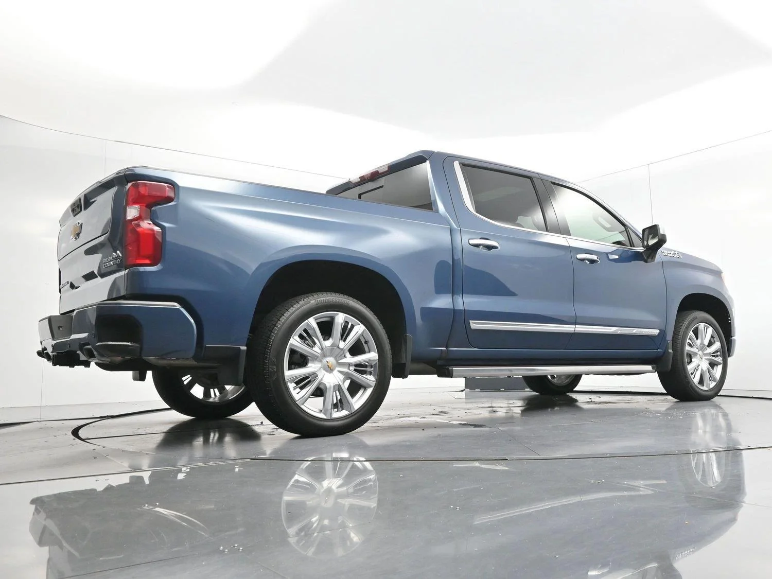 Used 2024 Lakeshore Blue Metallic Chevrolet High Country image 52
