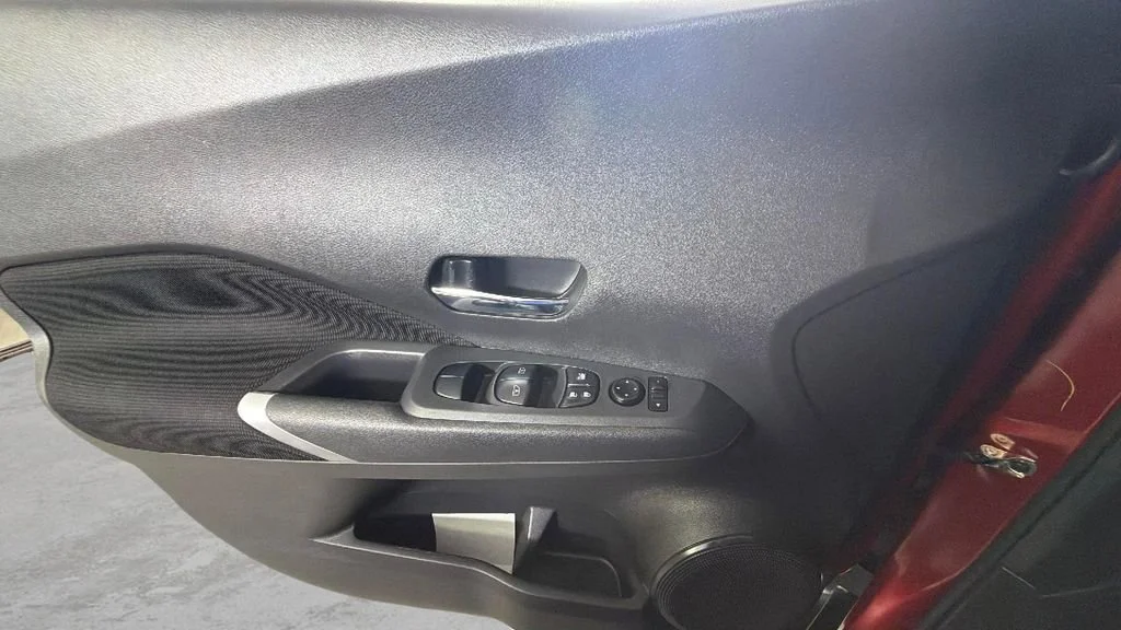 Used 2021 Red Nissan SV Xtronic CVT image 24