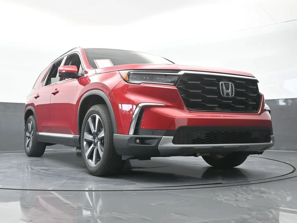 Used 2024 Radiant Red Metallic II Honda Touring image 71