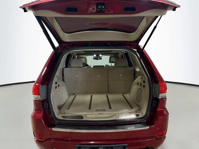 Used 2015  Jeep Overland image 21