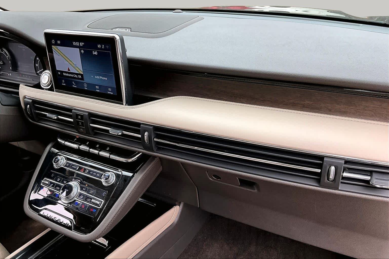Used 2020 Magnetic Gray Lincoln Reserve image 18