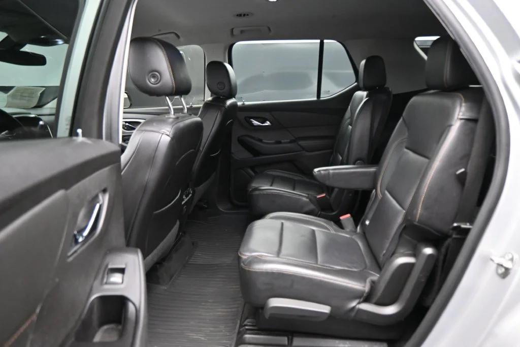 Used 2019 Silver Chevrolet 3LT image 24