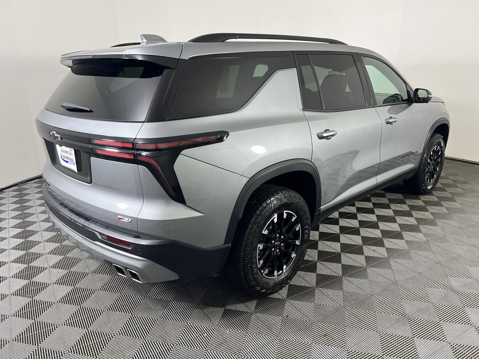 Used 2025 Sterling Gray Metallic Chevrolet AWD Z71 image 28