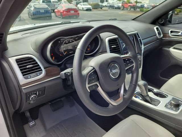Used 2018 Bright White Clearcoat Jeep Limited image 12