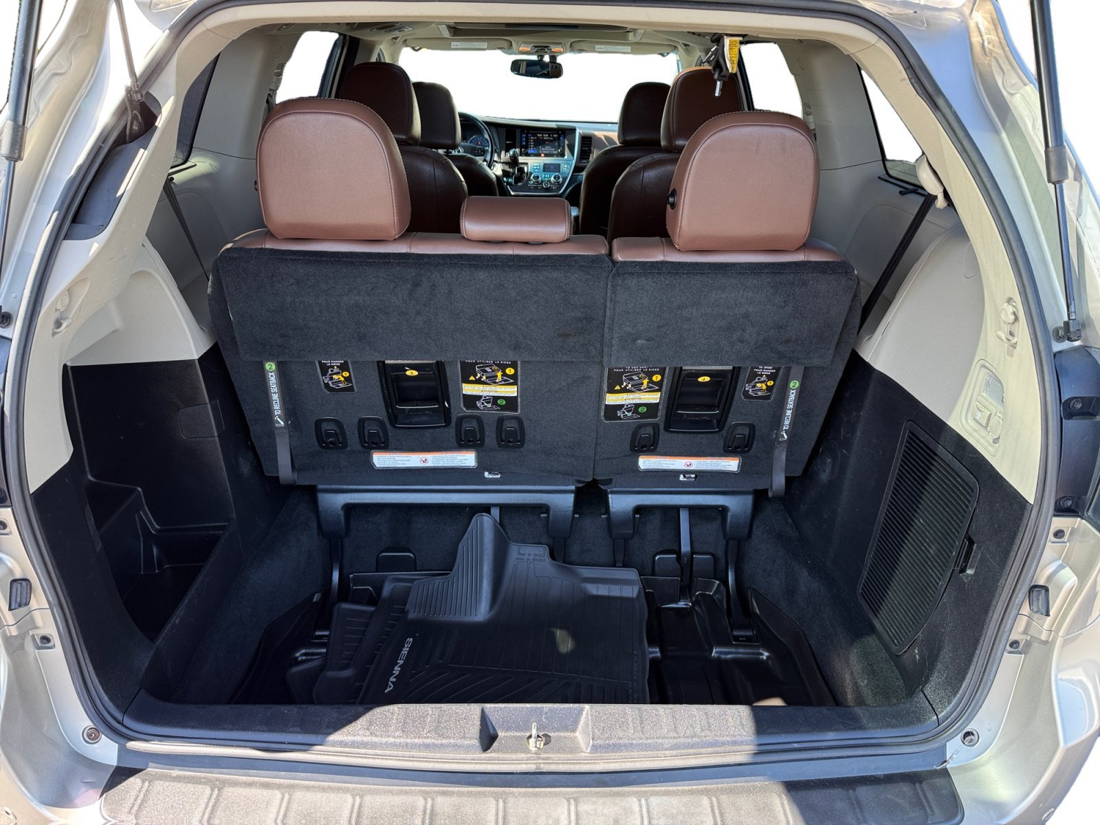 Used 2017 Creme Brulee Toyota Limited Premium image 17