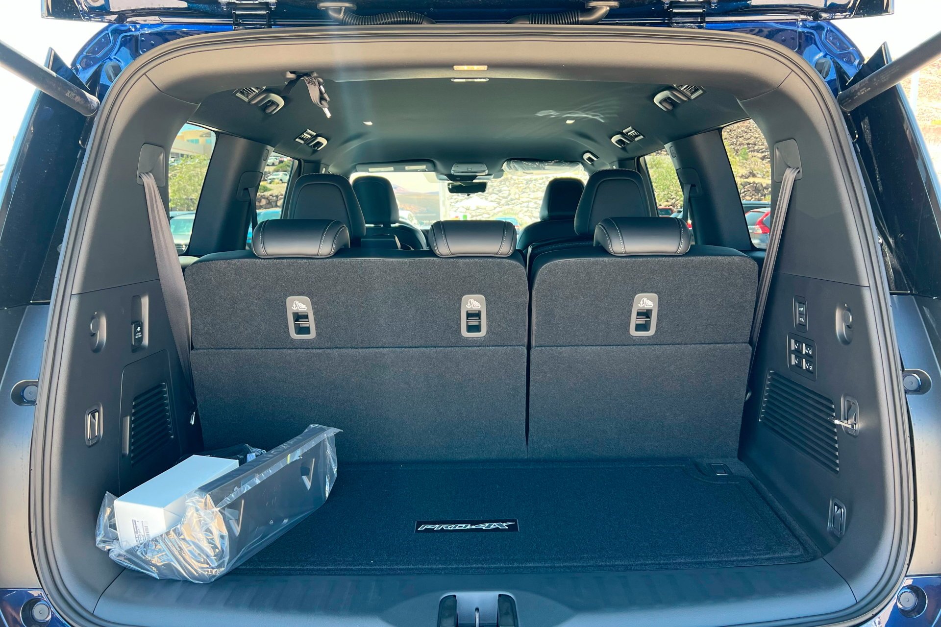 2025 Nissan Armada PRO-4X - Photo 24