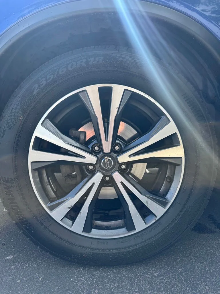 Used 2018 Blue Nissan SL image 14