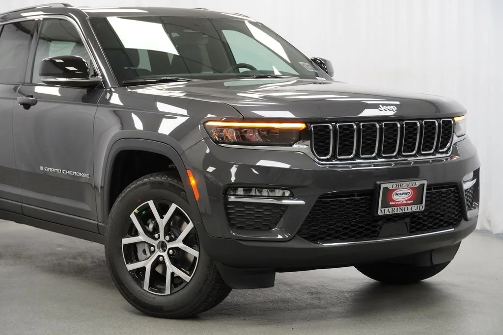 Used 2025 Gray Jeep Limited image 6