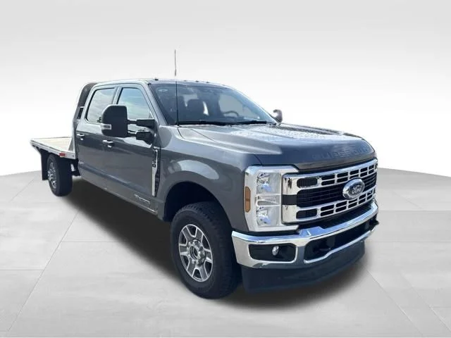 Used 2025 Gray Ford XLT image 3