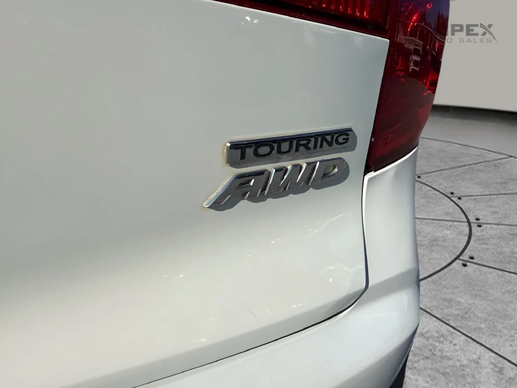Used 2017  Honda Touring image 29