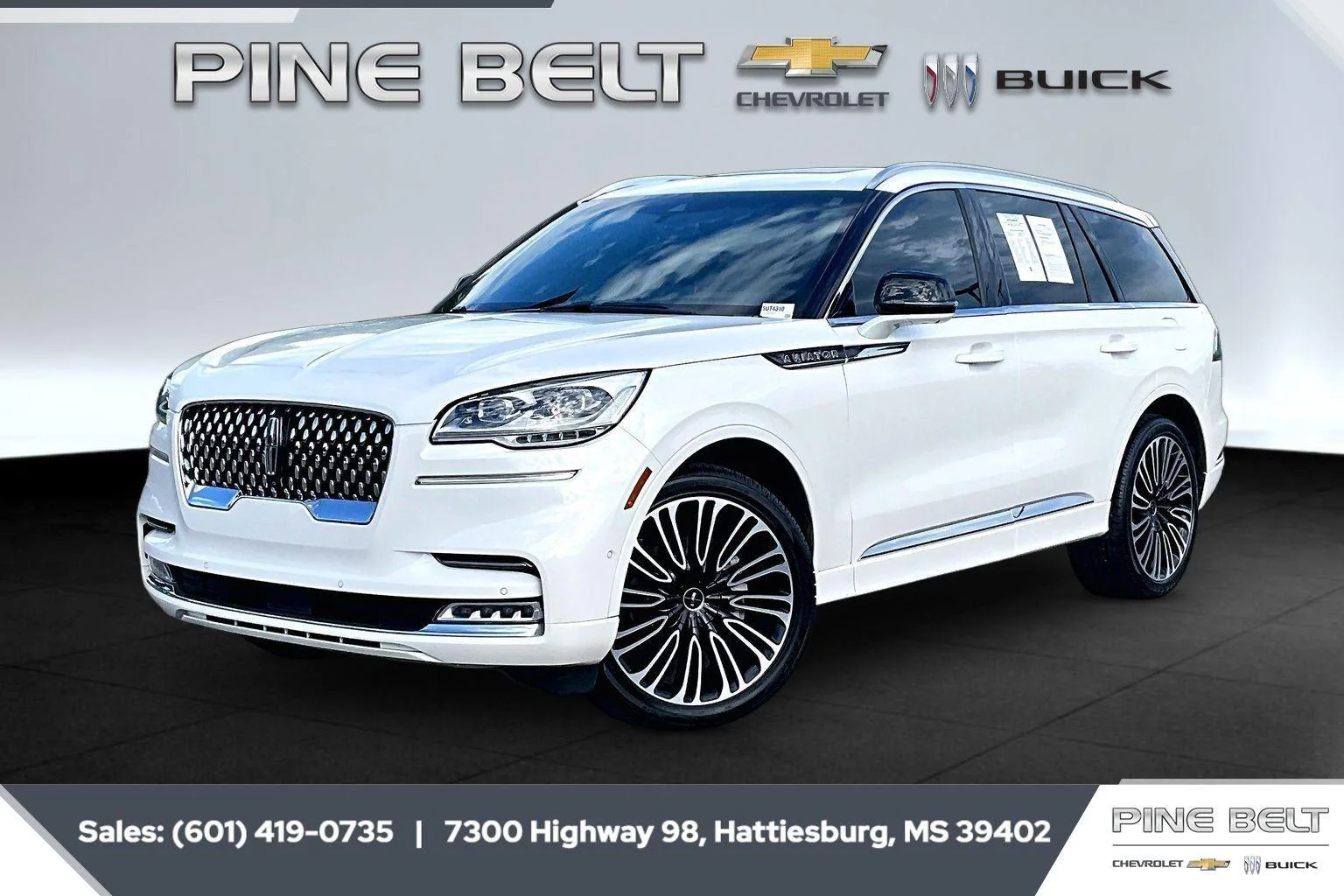 Used 2023 Pristine White Metallic Tri-Coat Lincoln Black Label image 10