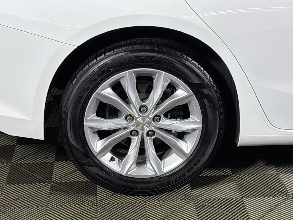Used 2023 Summit White Chevrolet LT image 21
