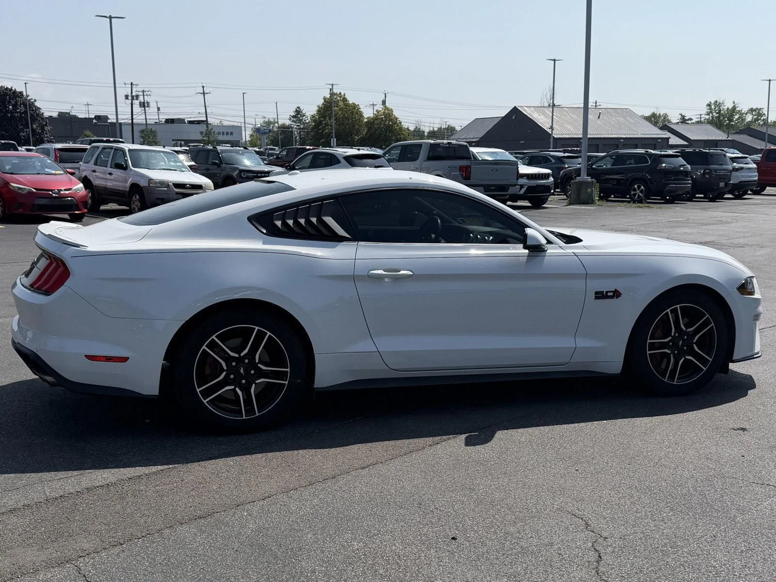 Used 2018 Oxford White Ford GT Premium image 4