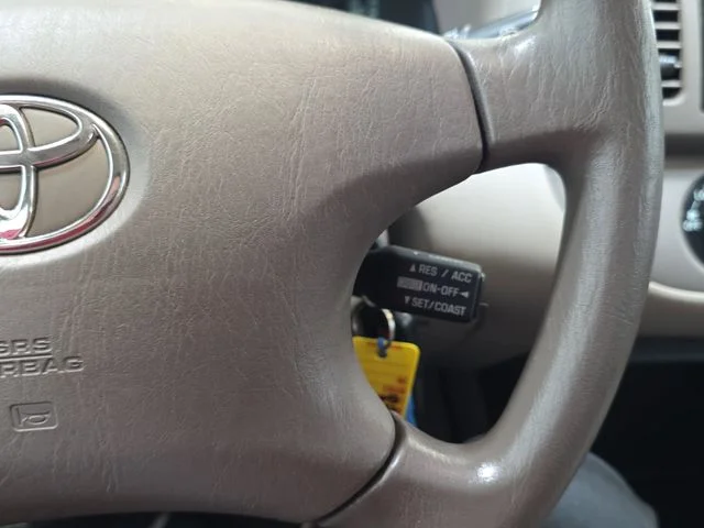Used 2003 Green Toyota  image 17