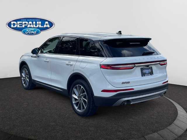 Used 2023 White Lincoln Standard image 4