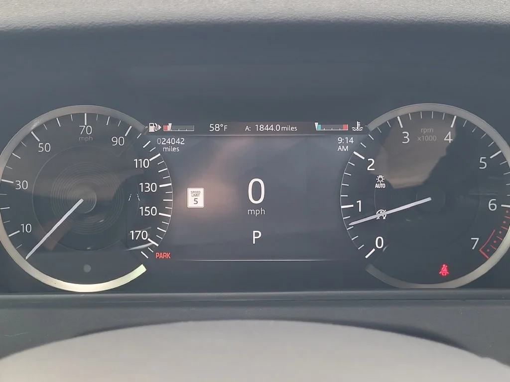 Used 2023  Land Rover S image 30
