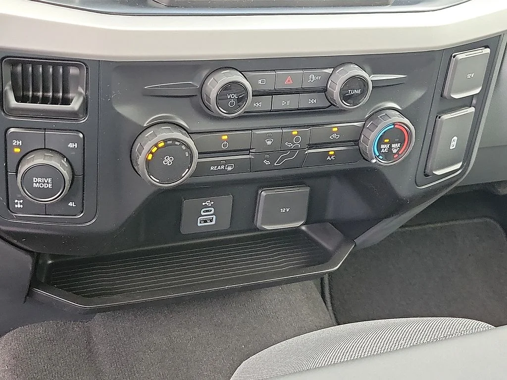 2026 Ford F-250 Super Duty XL - Photo 17