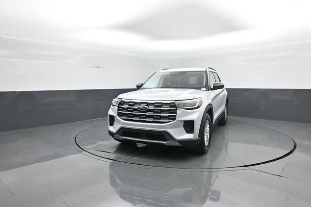 New 2026 Space White Metallic Ford Active image 3
