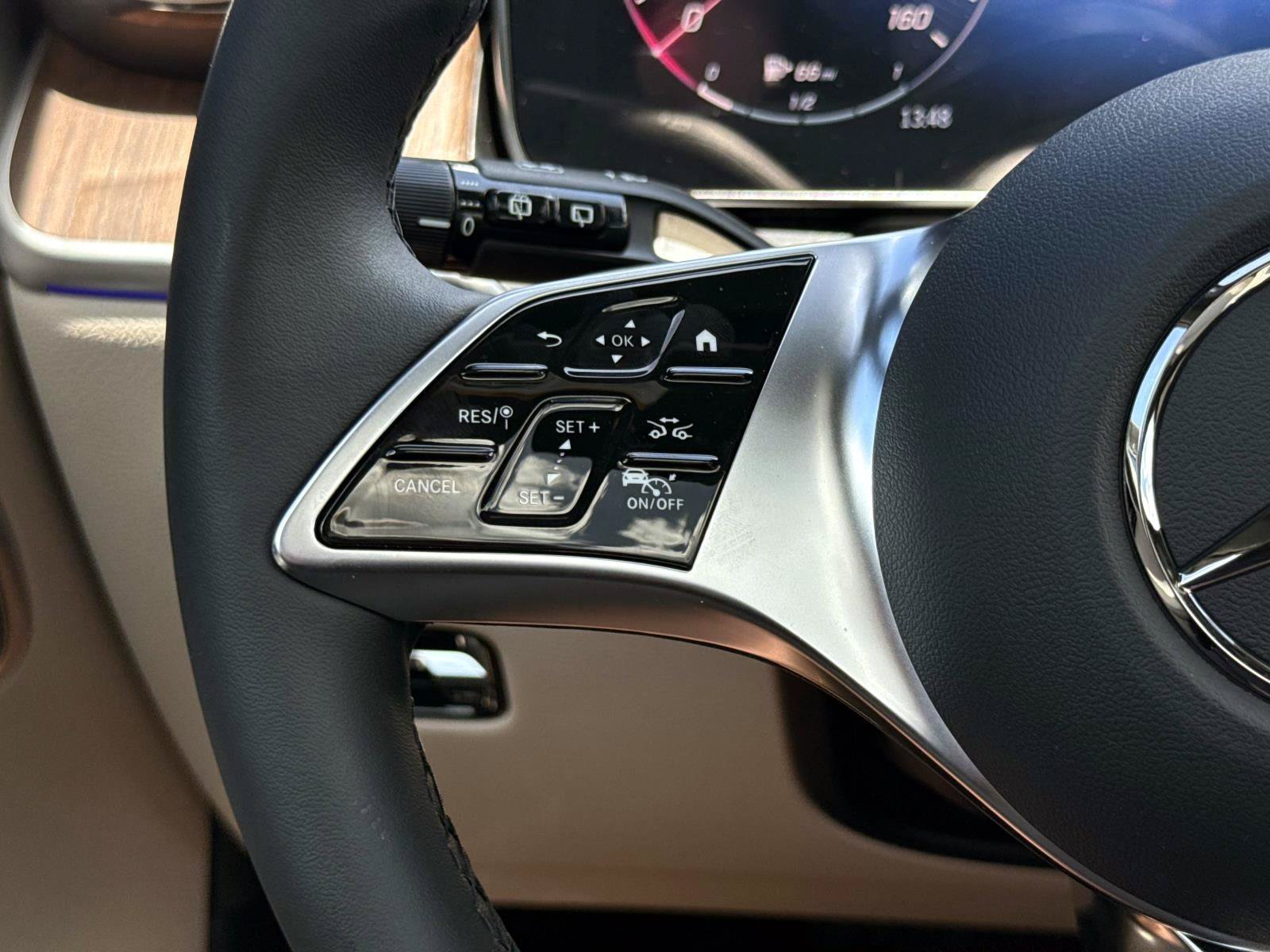 New 2027 Gray Metallic Mercedes-Benz 300 SUV image 29