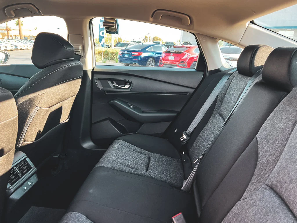 New 2026 Platinum White Pearl Honda LX image 24