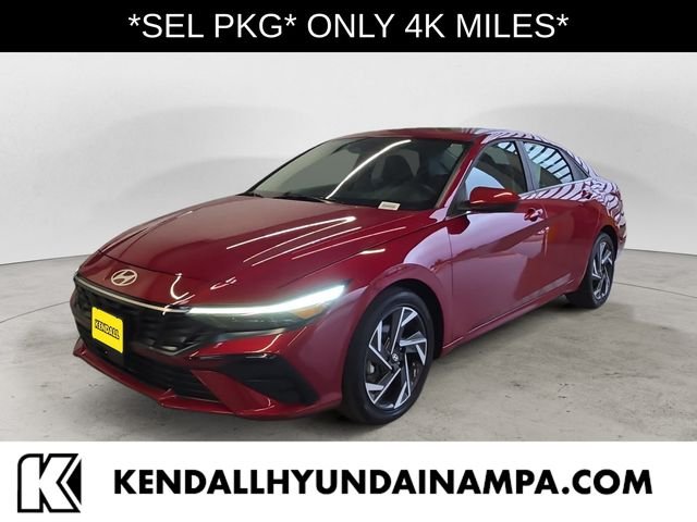 Certified Used 2025 Red Hyundai SEL Convenience image 1