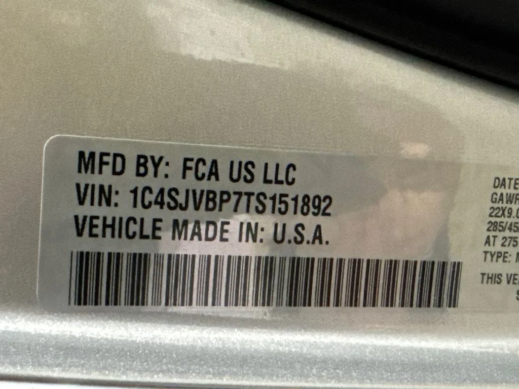 New 2026 Silver-Zynith Exterior Paint Jeep Limited Reserve image 41