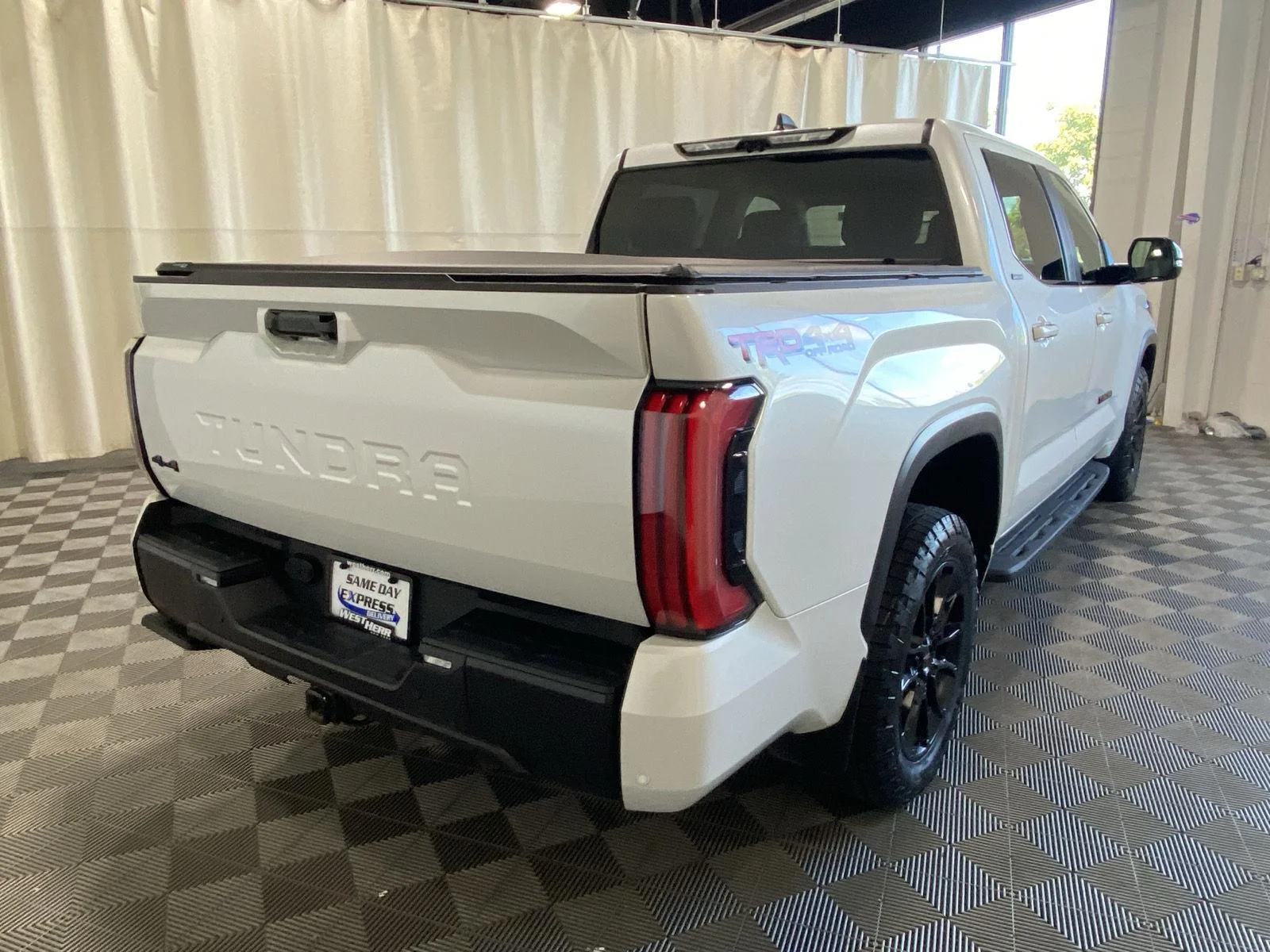 Used 2024 Wind Chill Pearl Toyota Limited image 15