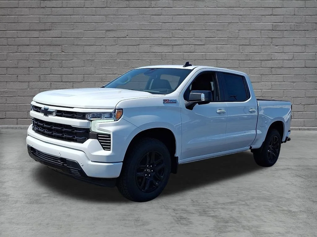 New 2026 Summit White Chevrolet RST image 4