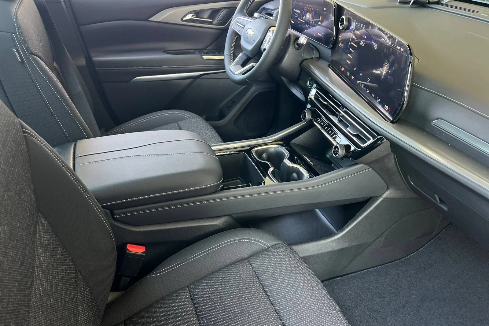 New 2027 Mosaic Black Metallic Chevrolet LT image 17