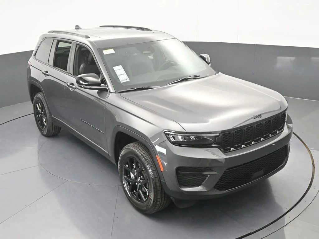 New 2025 Baltic Gray Metallic Clear-Coat Exterior Paint Jeep Altitude X image 46