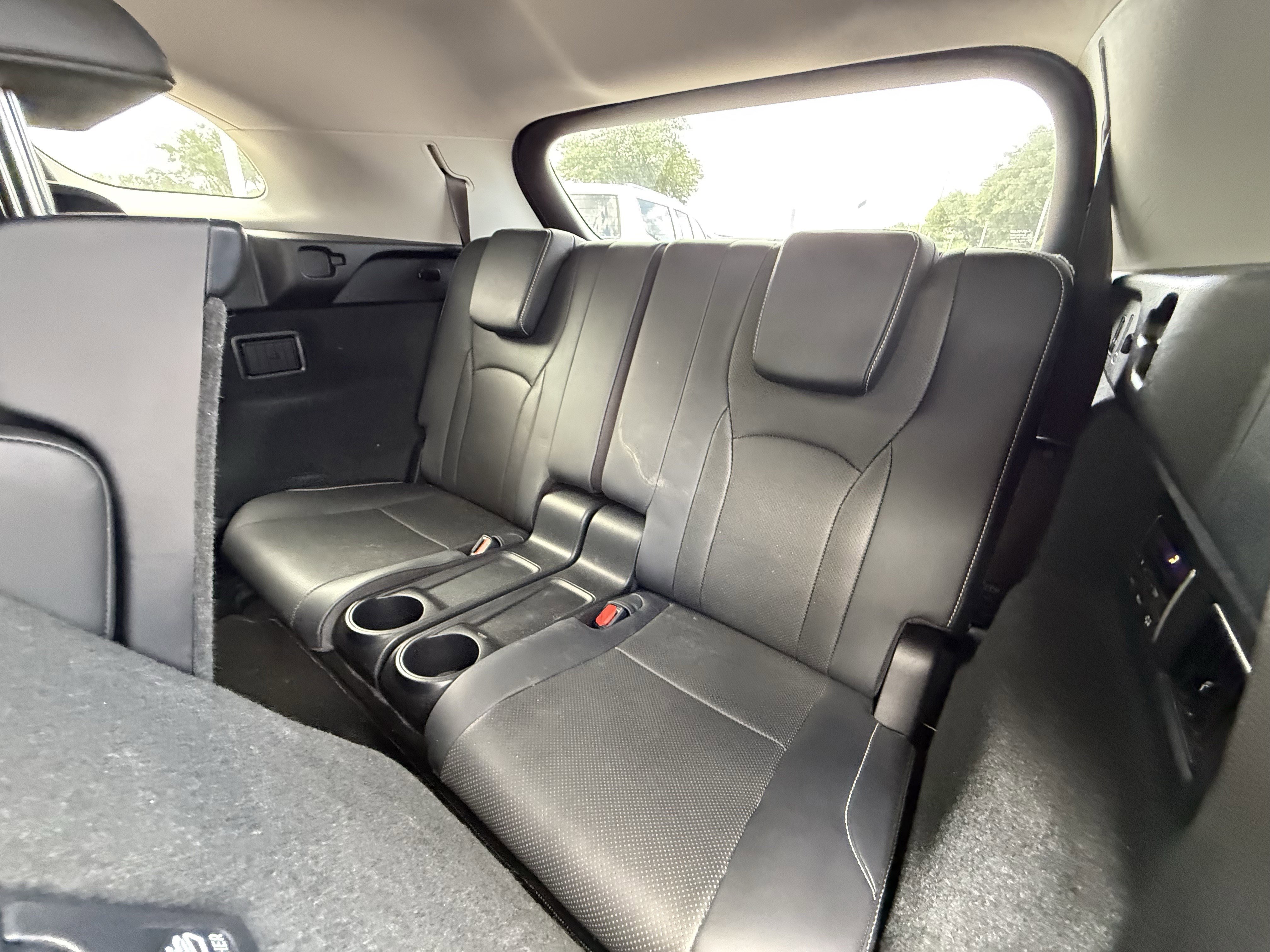 Used 2018 Silver Lexus RX 350L Premium image 31