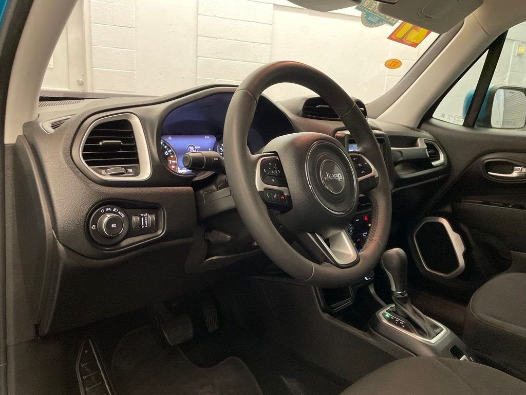 Certified Used 2021 Bikini Metallic Clearcoat Jeep Latitude image 19