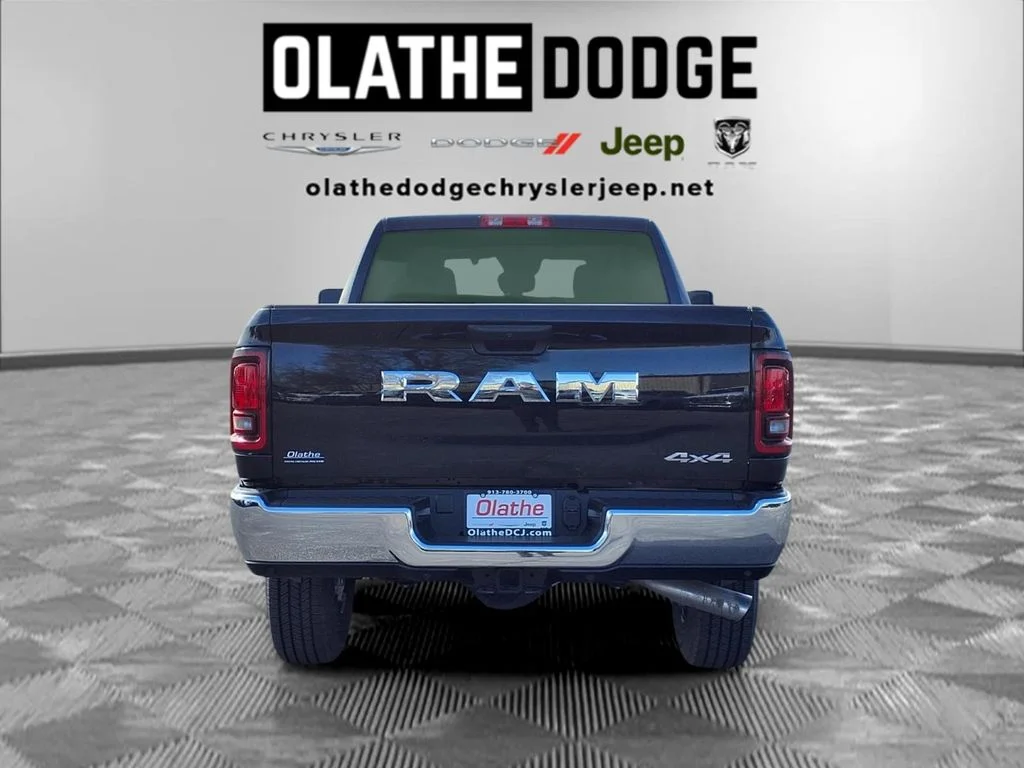 New 2026 Diamond Black Crystal Pearl-Coat Exterior Paint RAM Tradesman image 26
