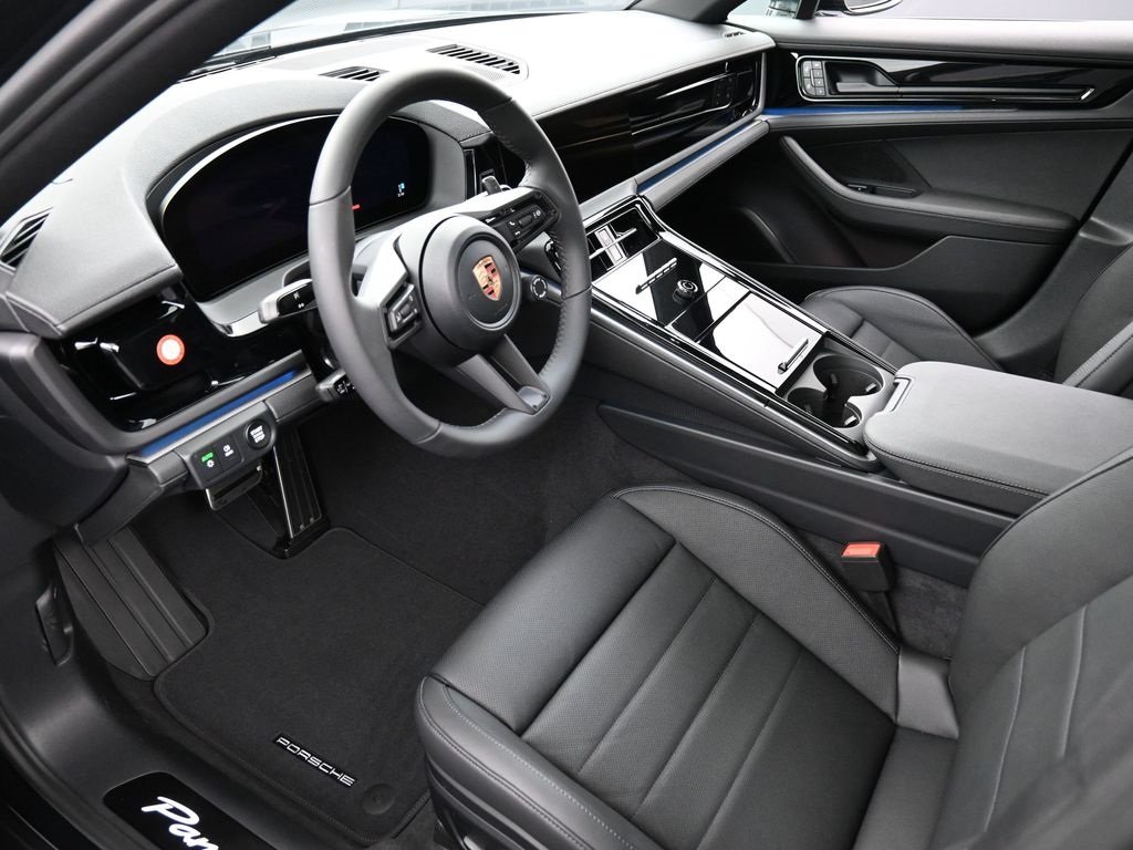 2026 Porsche Panamera 4 photo 3