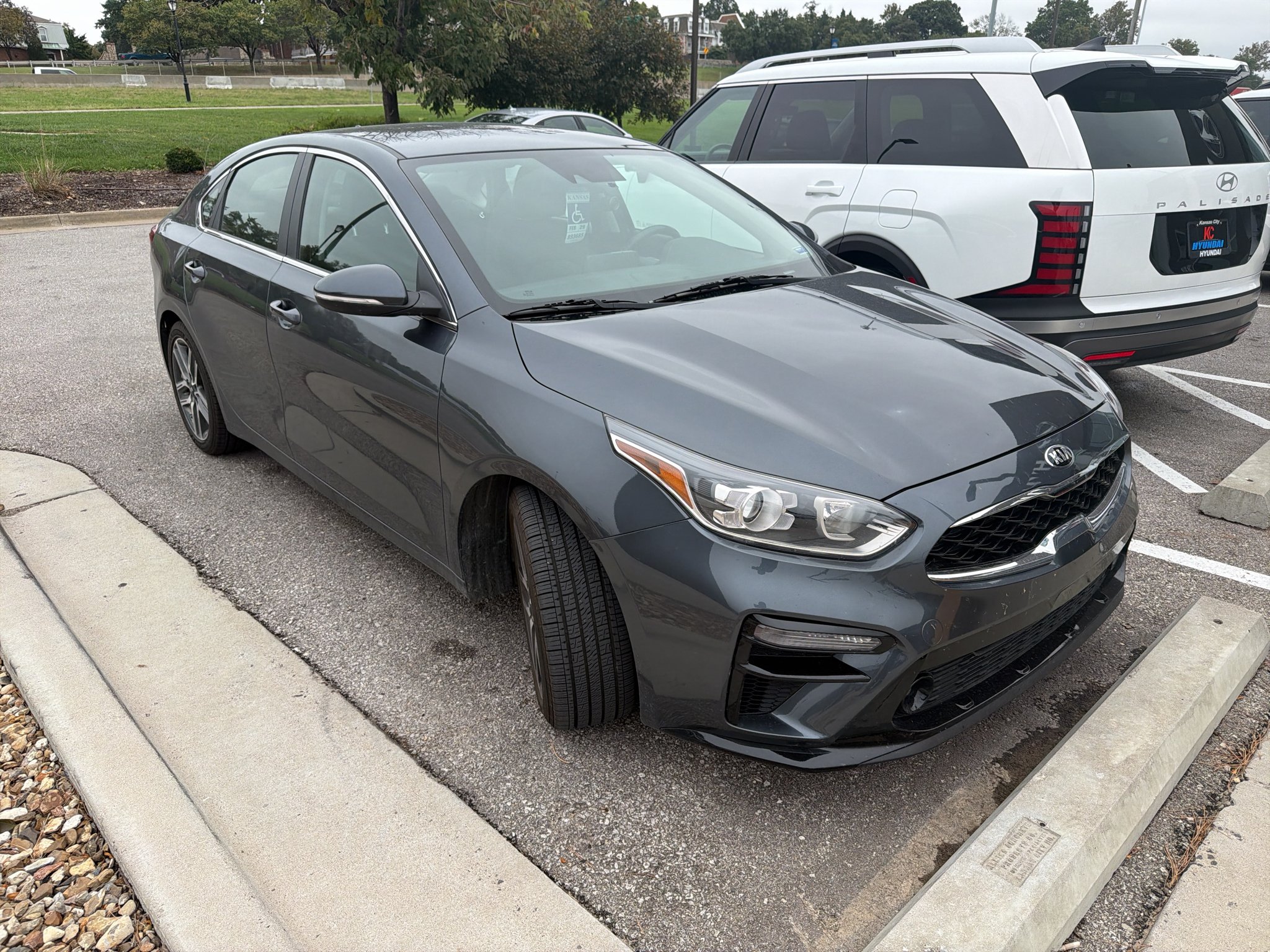 Used 2019 Gray Kia EX image 8
