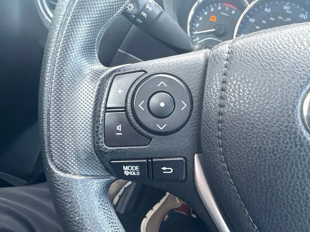 Used 2016 Black Toyota L image 22