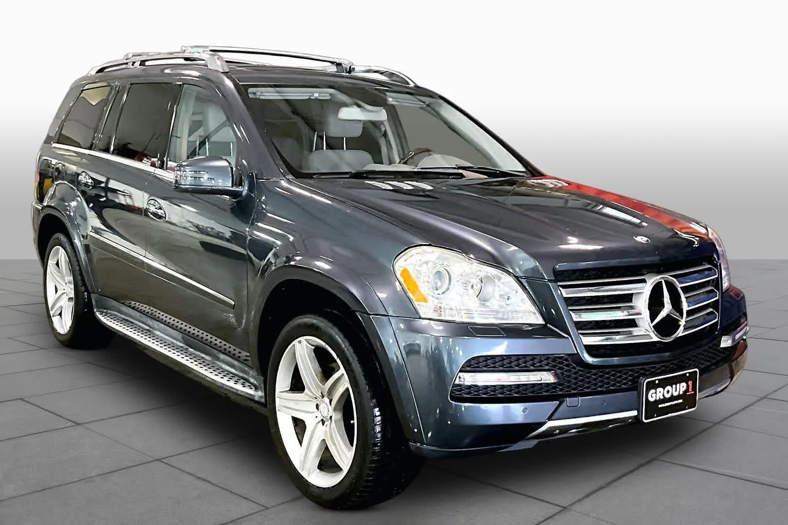 Used 2011 Black Mercedes-Benz GL 550 image 3