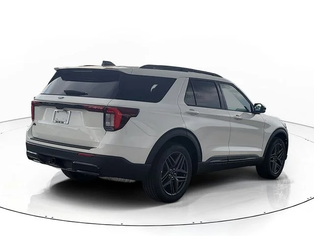 New 2026 White Metallic Ford ST-Line image 5