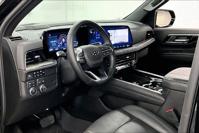 Used 2025 Black Chevrolet Z71 image 16