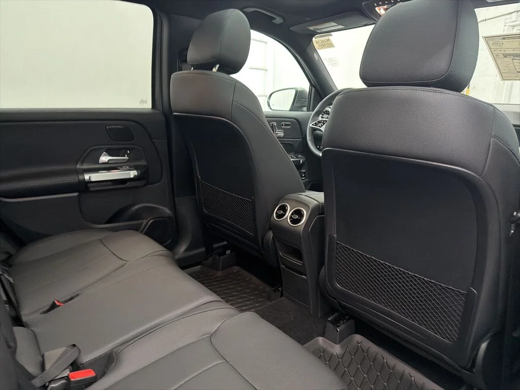 Used 2026  Mercedes-Benz GLB 250 image 24