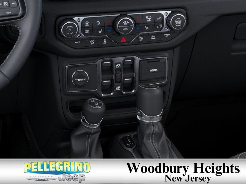 New 2026 Tuscadero Pearlcoat Jeep Sport S image 24