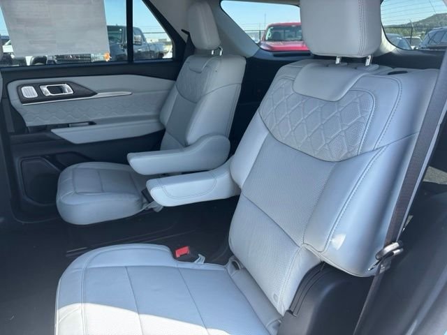 New 2026 White Ford Platinum image 16
