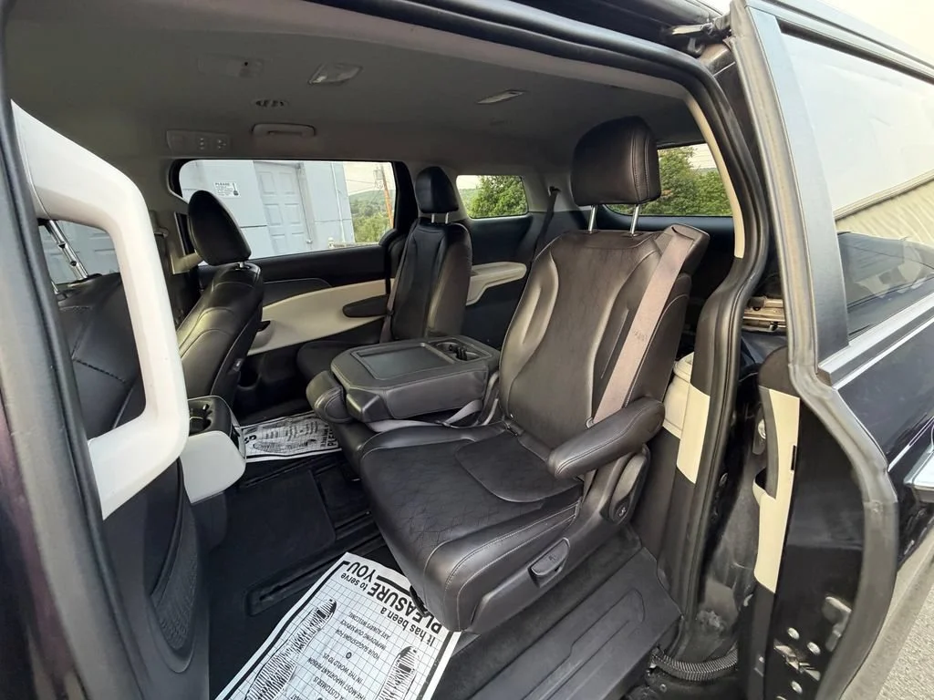 2024 Kia Carnival LX Seat Pkg - Photo 10